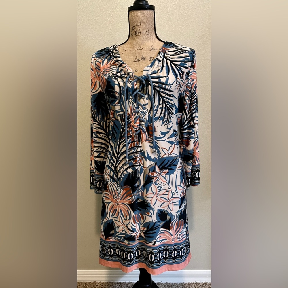 Sandra.     Size XL.  Multicolor dress.